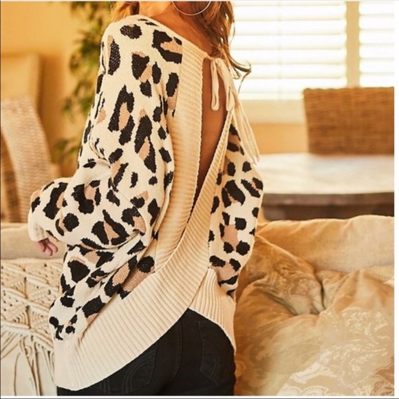 colorsandbloom Sweaters - Open back Leopard Sweater colorsandbloom Sweaters - Open back Leopard Sweater